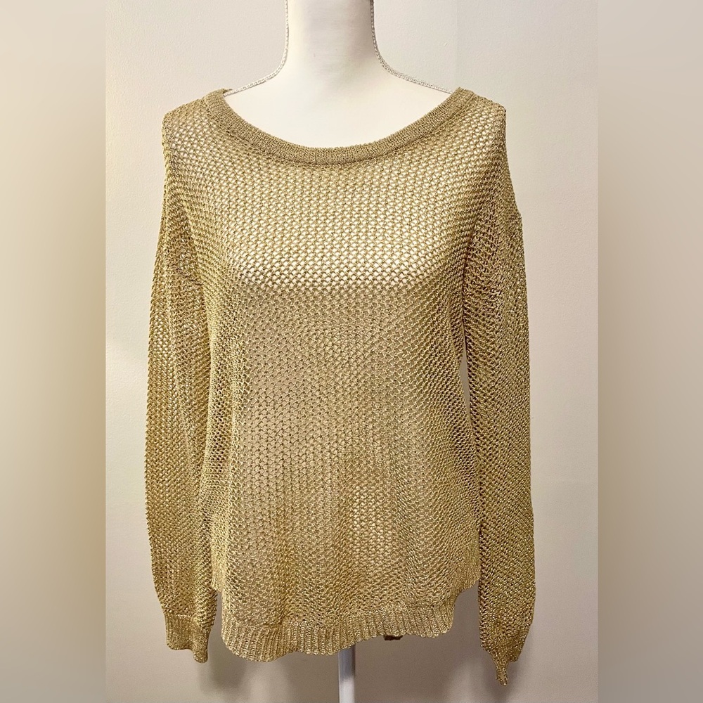 Blu Pepper Gold Metallic Fishnet Knit Pullover Sweater. Buttons Down Back Sz S